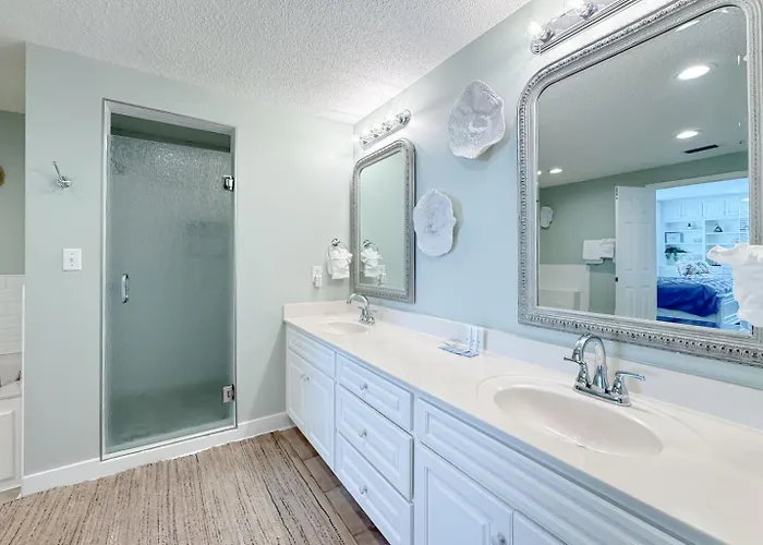 Beachclub A-201-2nd Floor Beachfront-4 Bed-4bath-luxe Condo-resort-sleeps 10 Apartment *