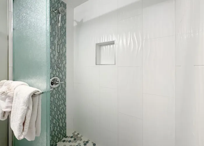 Beachclub A-201-2nd Floor Beachfront-4 Bed-4bath-luxe Condo-resort-sleeps 10 Apartment *