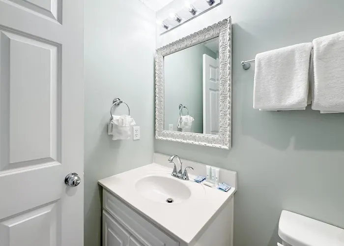 Apartment Beachclub A-201-2nd Floor Beachfront-4 Bed-4bath-luxe Condo-resort-sleeps 10 Gulf Shores